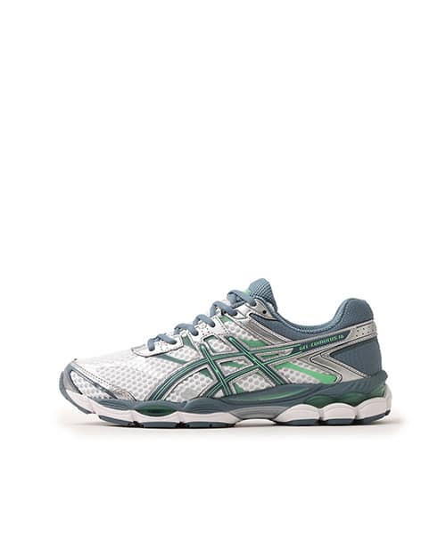 ASICS GEL-CUMULUS 16 Sneakers with unique design details from Japan