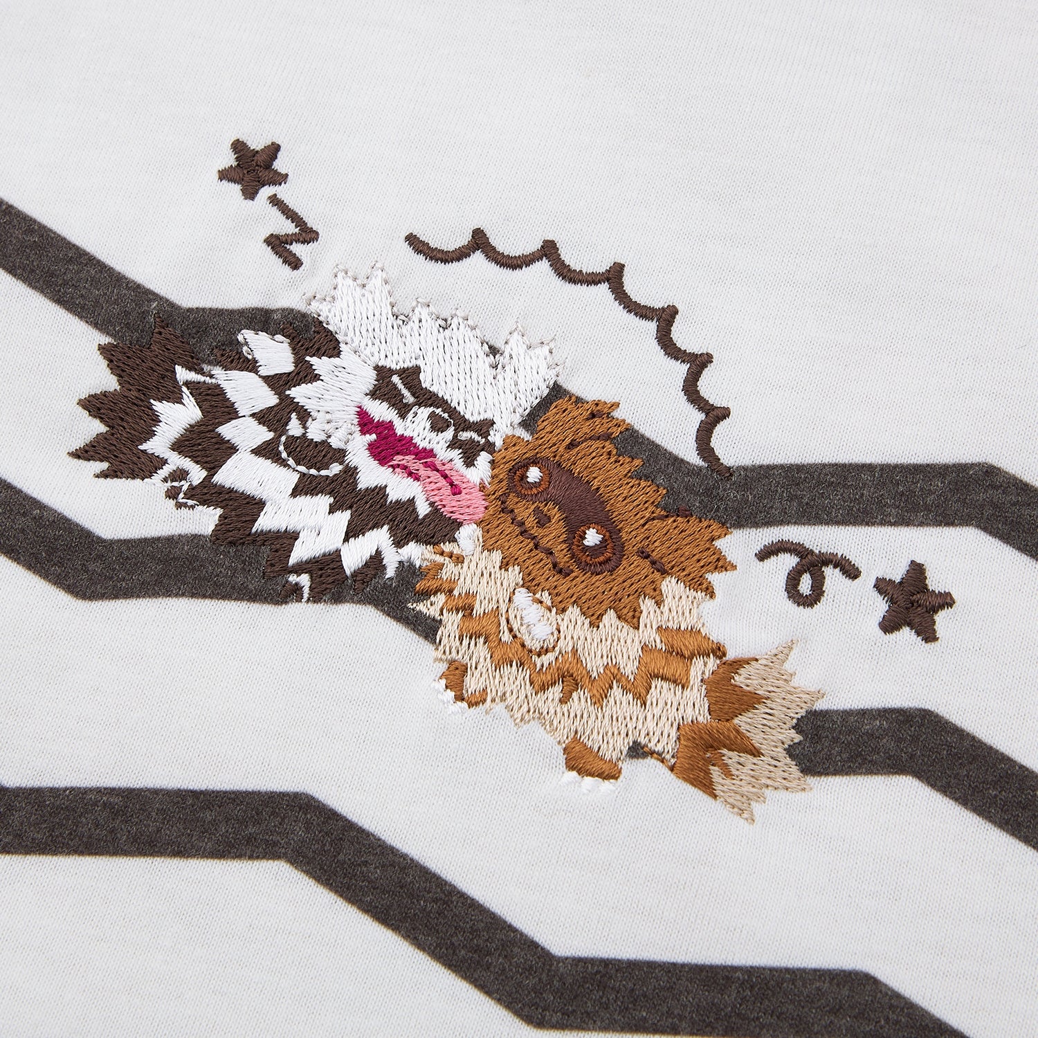 One-point embroidery long T-shirt Nitamono Zigzaguma & Galar Zigzaguma