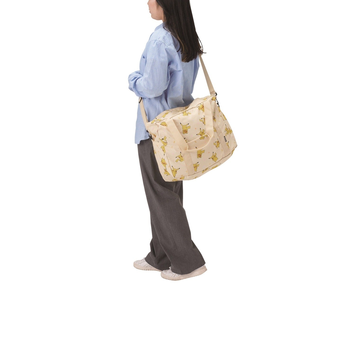 Carry-on bag Pikachu that can be stored in a pouch