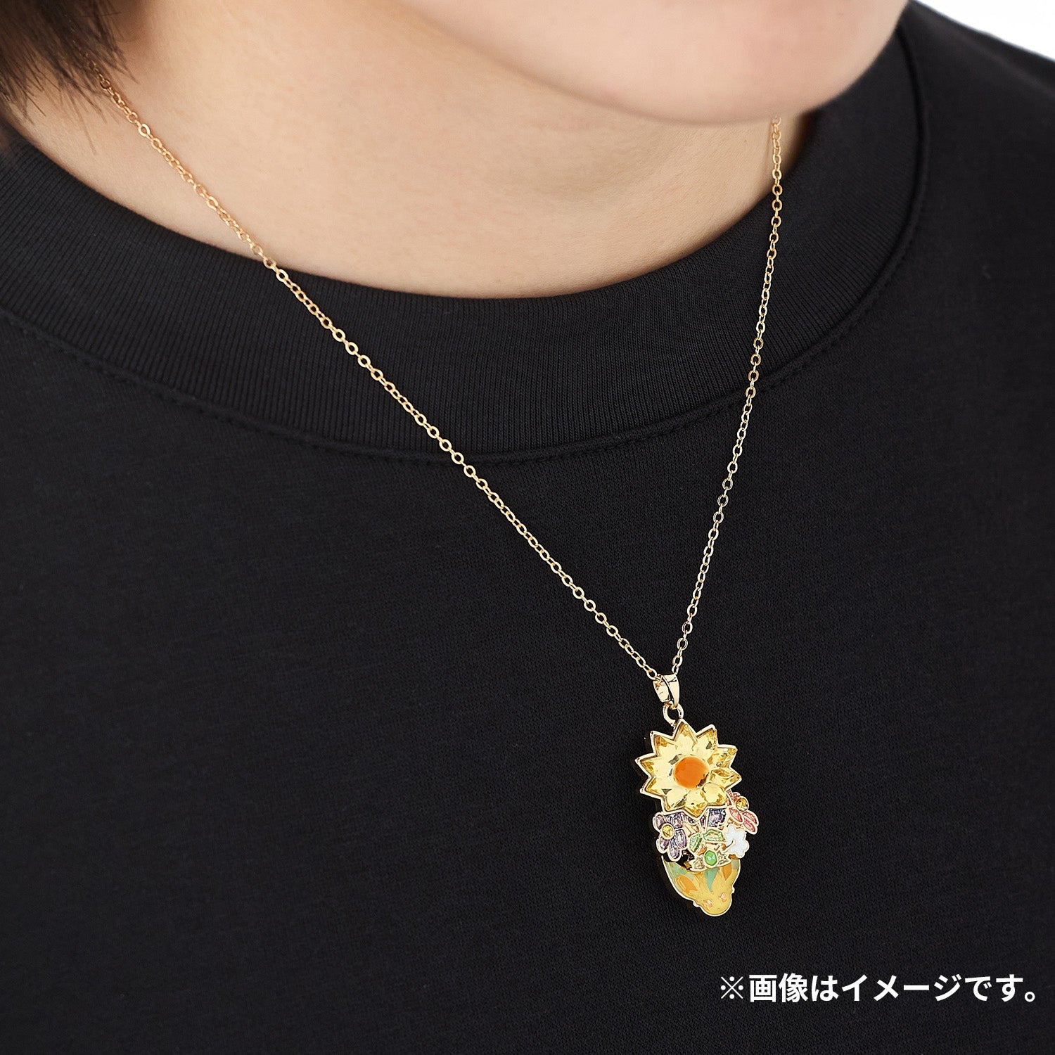 Japanese anime Leafeon character necklace with beautiful design