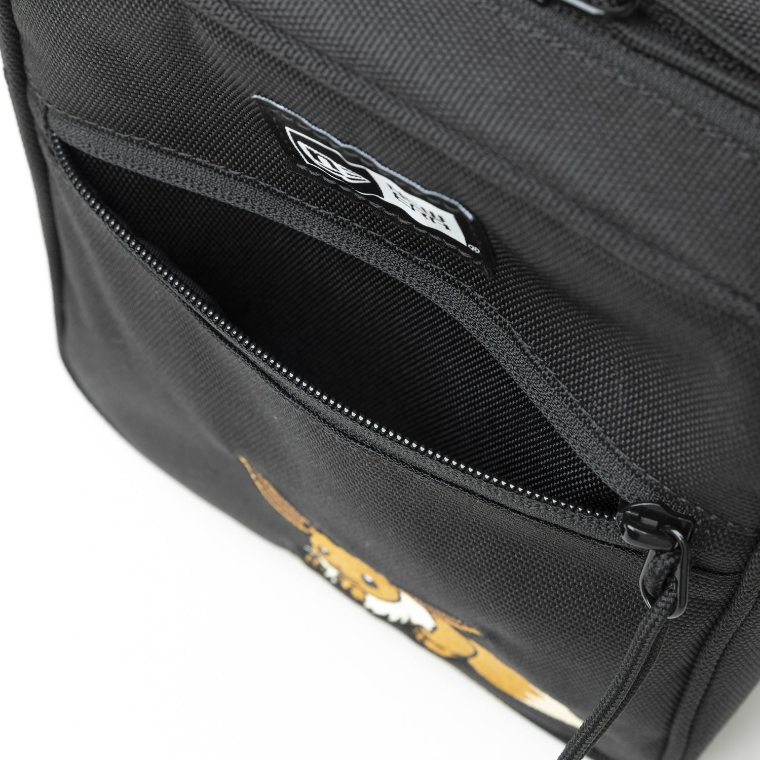 NEW ERASquare Shoulder Pouch EEVEE BLK