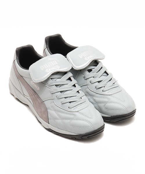 PUMA KING INDOOR NVLCRK ATMOS sneakers with unique design from Japan