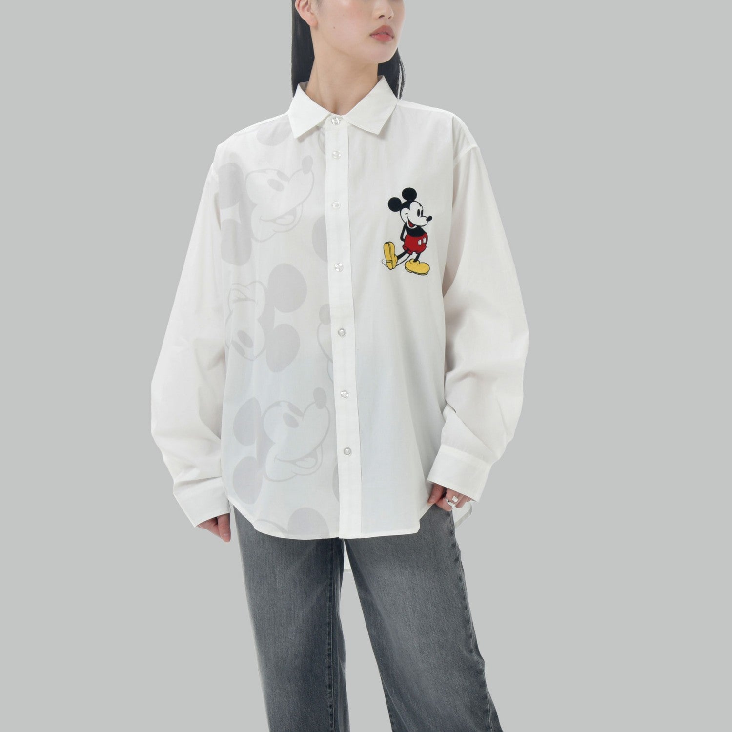 Mickey long sleeve shirt embroidery standing pose white MAGICAL LABEL