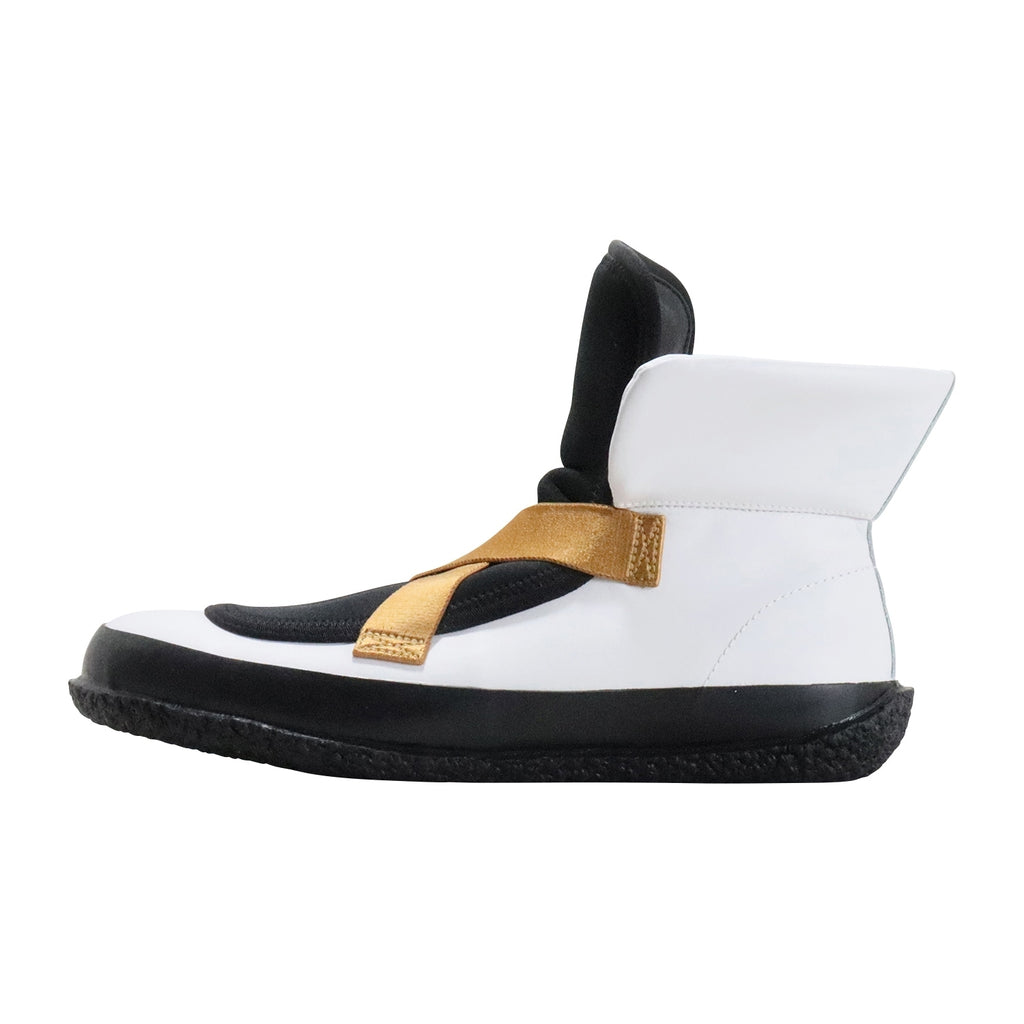SPINGLE MOVE Sneakers Pokemon Trainer Dande from Japan, detailed shoe design