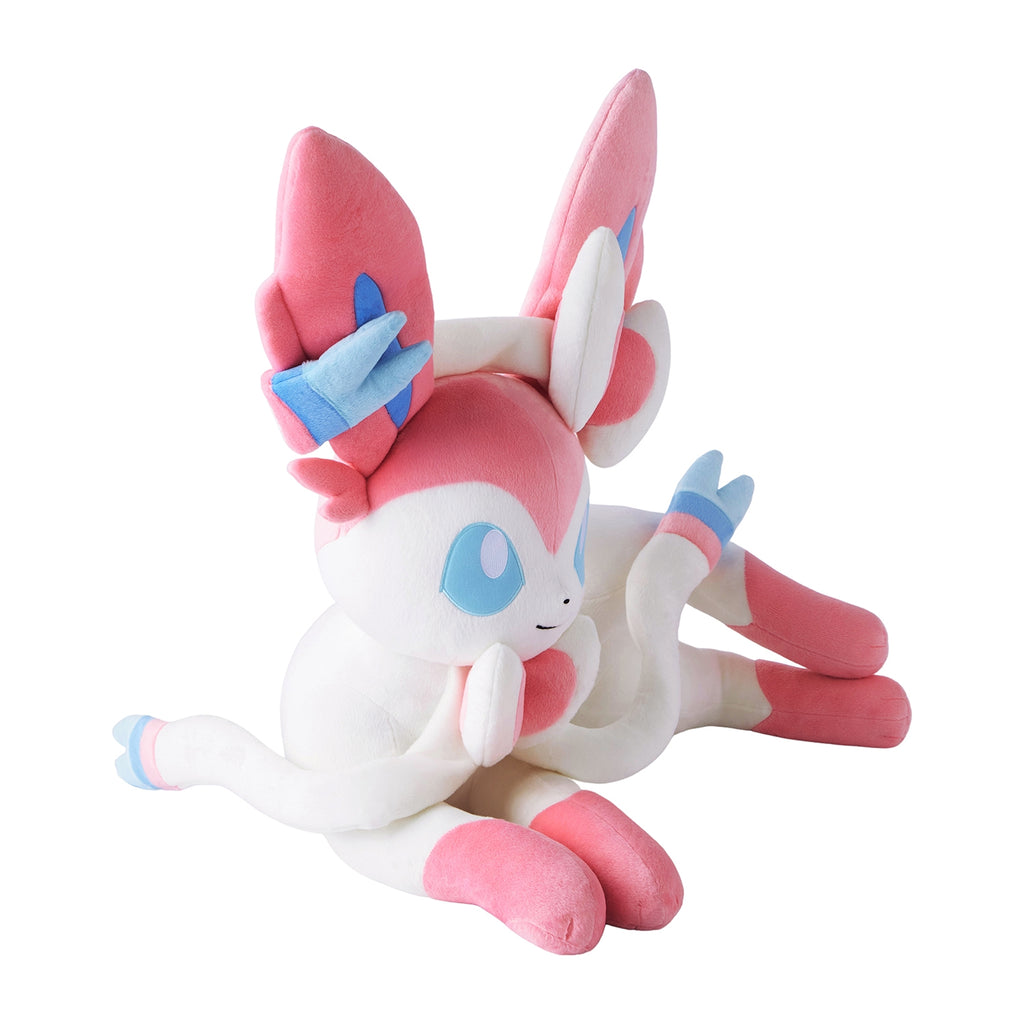 Nymphia plushie details, high-quality Japanese Pokemon merchandise