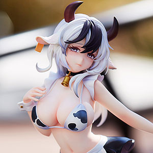 [Bonus] Milk Girls black and white version 1/6 finished figure