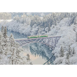 Jigsaw Puzzle Silver World Valley and Tadami Line (Fukushima) 300 pieces (03-954)