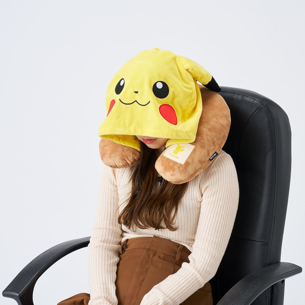 Hooded neck pillow Pikachu