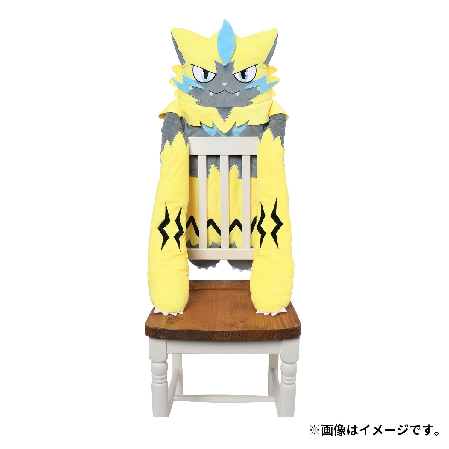 Hug you! Plush Zeraora, adorable face and pose from Japan