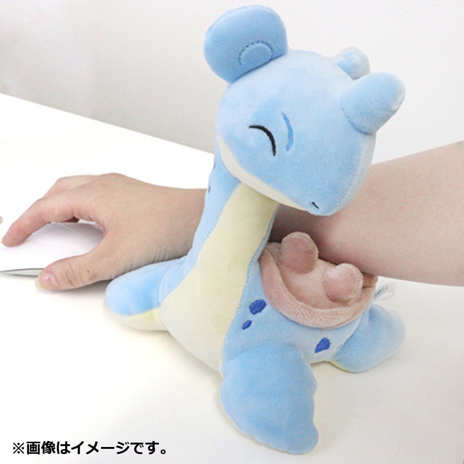 Fluffy arm pillow Laplace