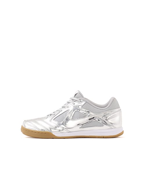 NIKE GATO LV8 sneakers with unique design from Japan