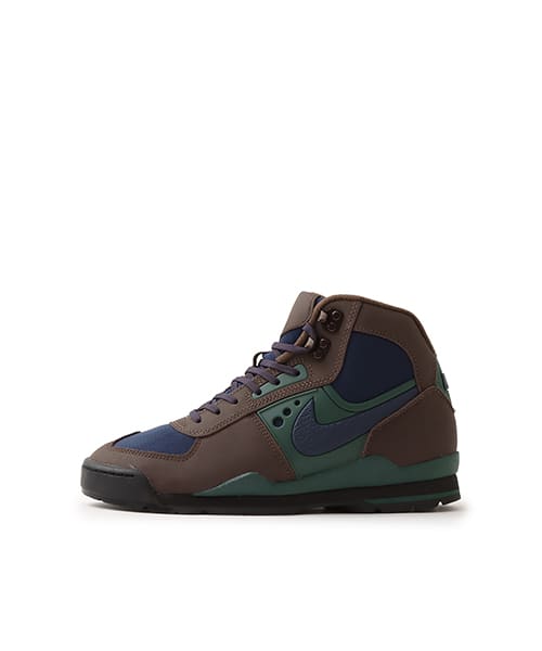 NIKE BLTRO SP Sneakers with unique design from Japan