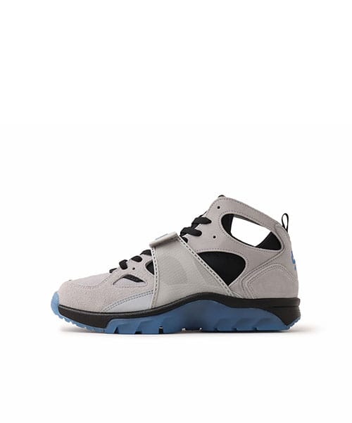 NIKE AIR TRAINER HUARACHE sneakers with unique design from Japan